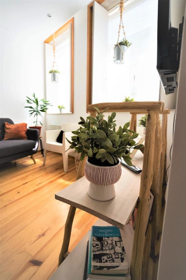 Downtown Porto Relaxed Apartment With Private Yard Esterno foto