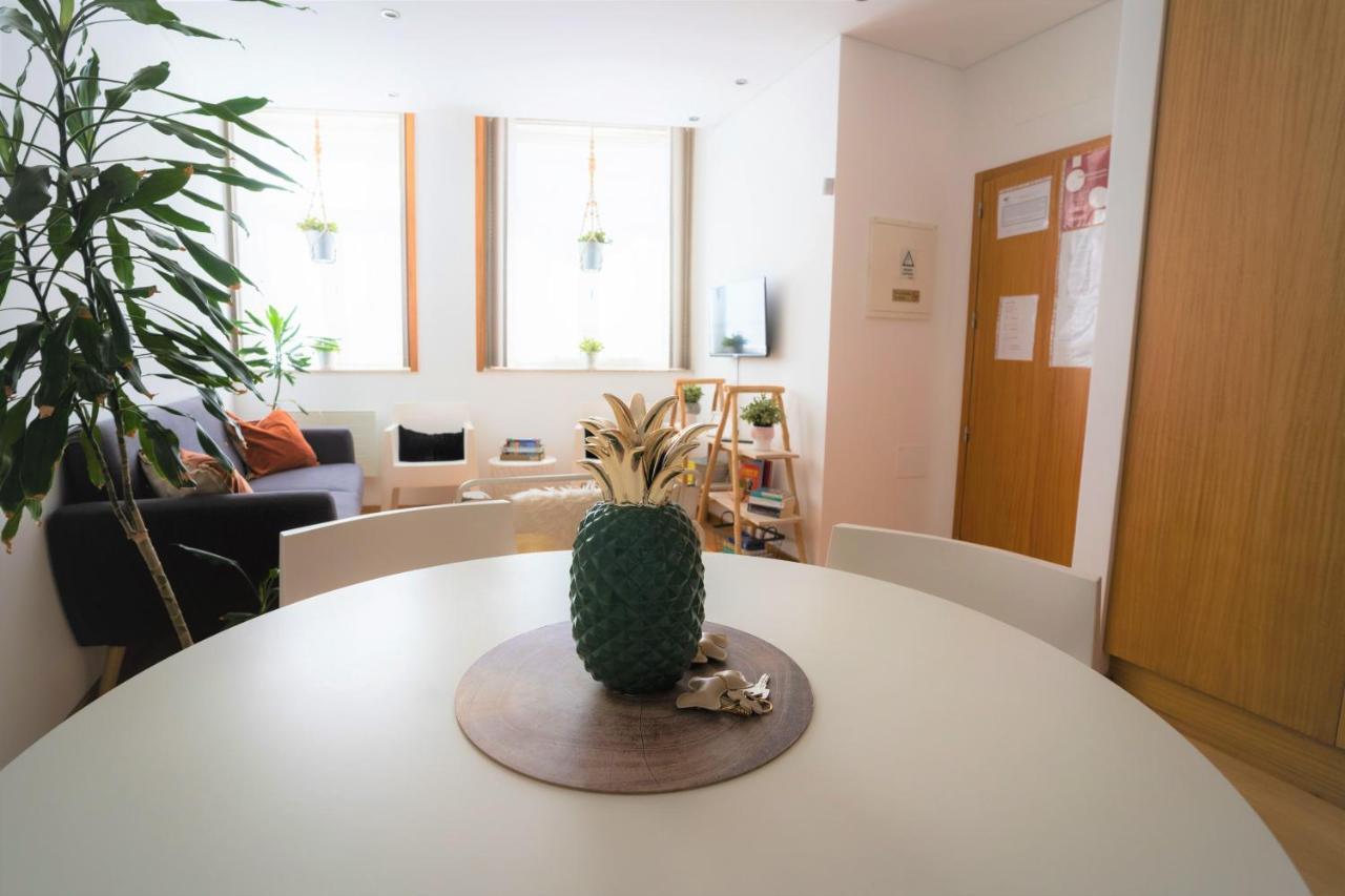 Downtown Porto Relaxed Apartment With Private Yard Esterno foto