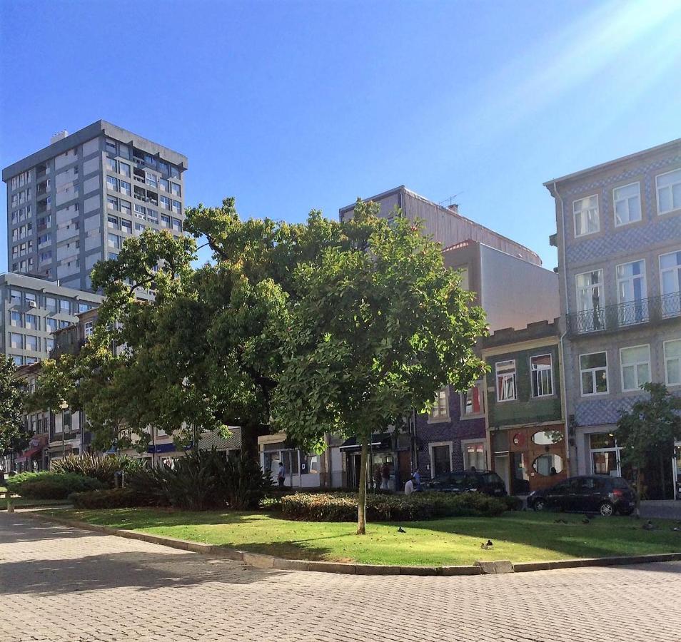 Downtown Porto Relaxed Apartment With Private Yard Esterno foto