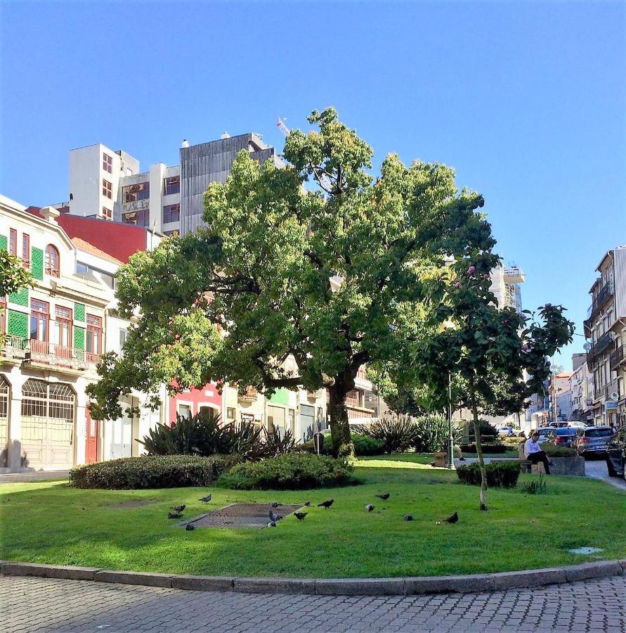 Downtown Porto Relaxed Apartment With Private Yard Esterno foto