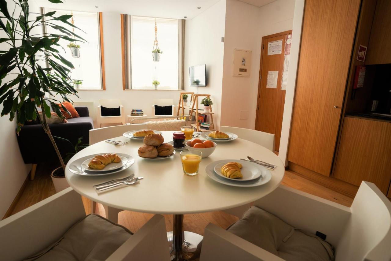 Downtown Porto Relaxed Apartment With Private Yard Esterno foto
