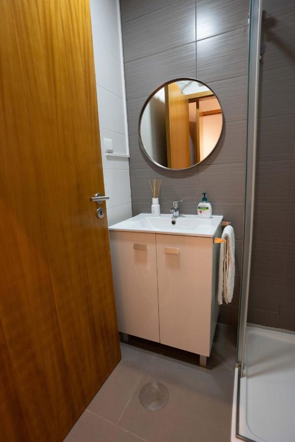 Downtown Porto Relaxed Apartment With Private Yard Esterno foto