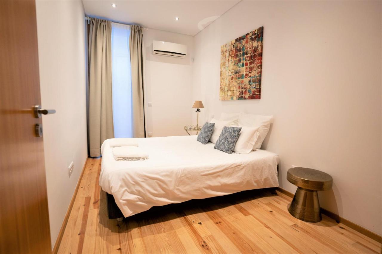 Downtown Porto Relaxed Apartment With Private Yard Esterno foto